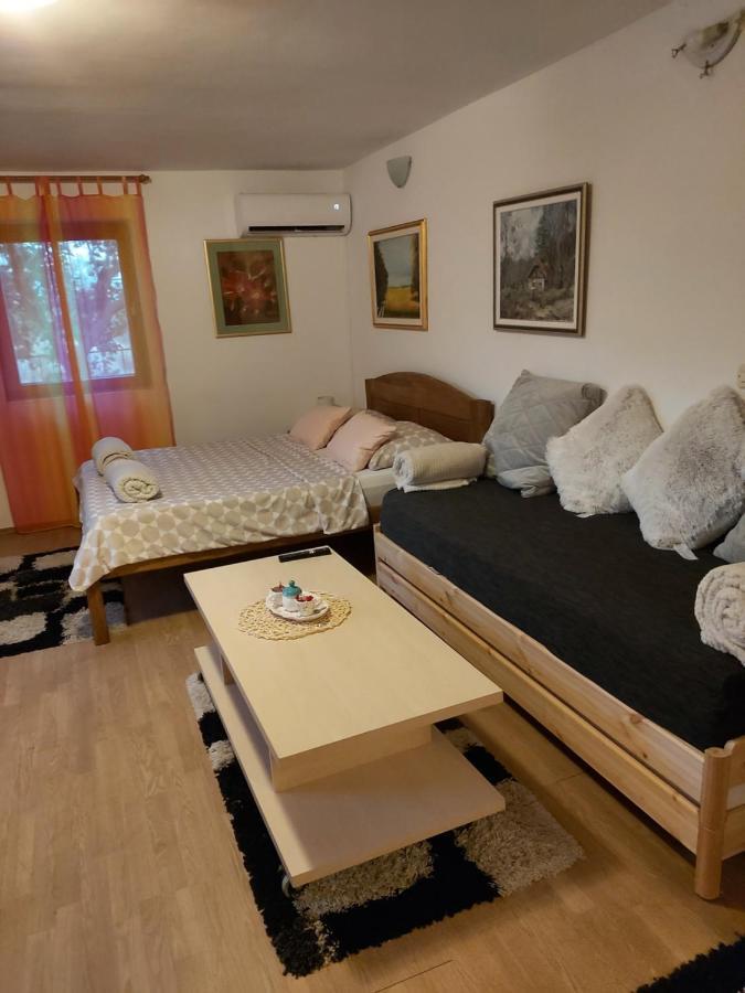 Studio Apartman Kotro Beli Manastir Екстер'єр фото