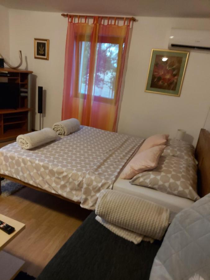 Studio Apartman Kotro Beli Manastir Екстер'єр фото