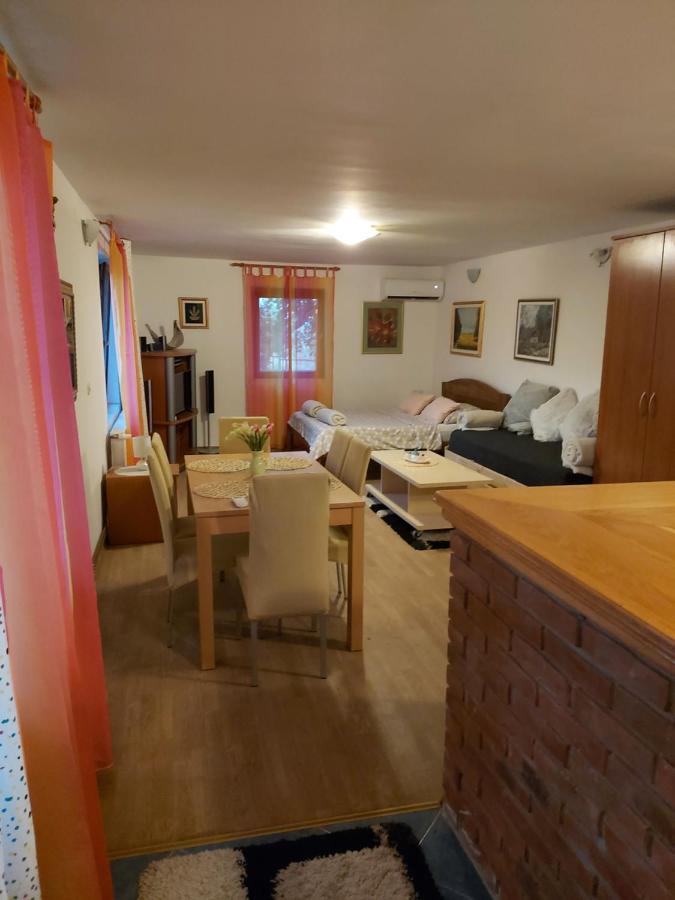 Studio Apartman Kotro Beli Manastir Екстер'єр фото